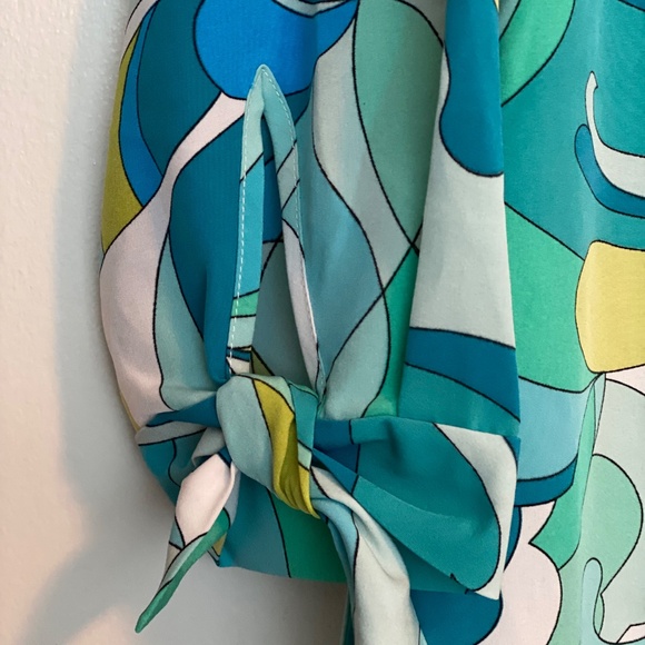 Susan Graver Regular Printed Button Front Top.Size XS - Picture 4 of 8